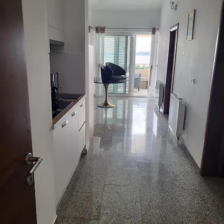 Analena Apartment *