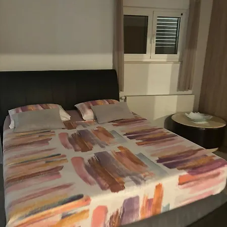 Analena Apartment *