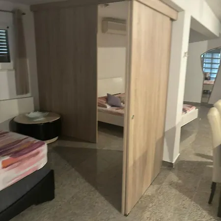 Analena Apartment